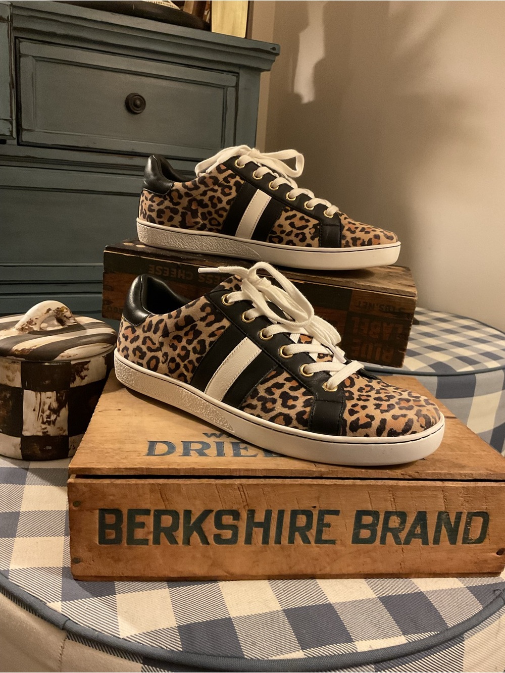 🐆 Johnny Was Leopard Print Leather Trim Sneakers - Size 9 🐆 FABULOUS